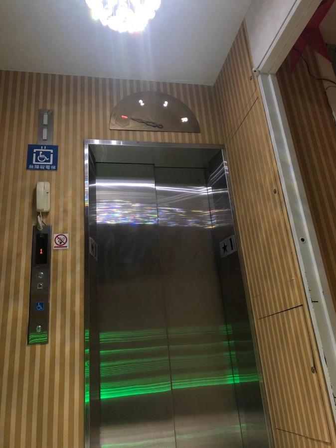 Boston Plus Hotel Kota Chiayi Bagian luar foto