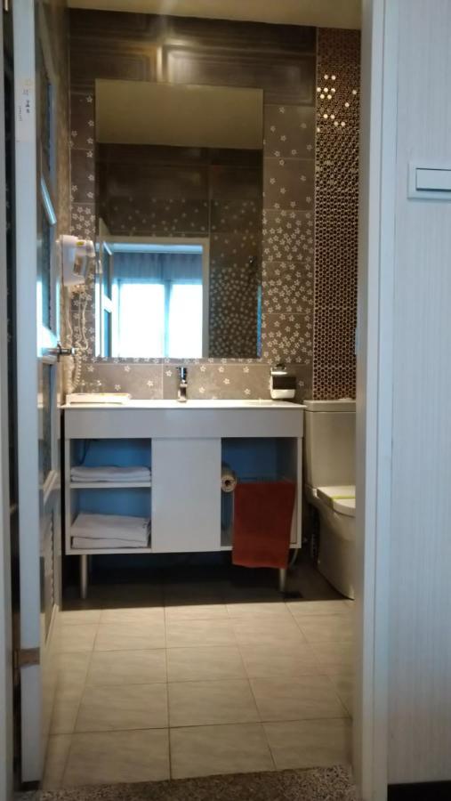 Boston Plus Hotel Kota Chiayi Bagian luar foto